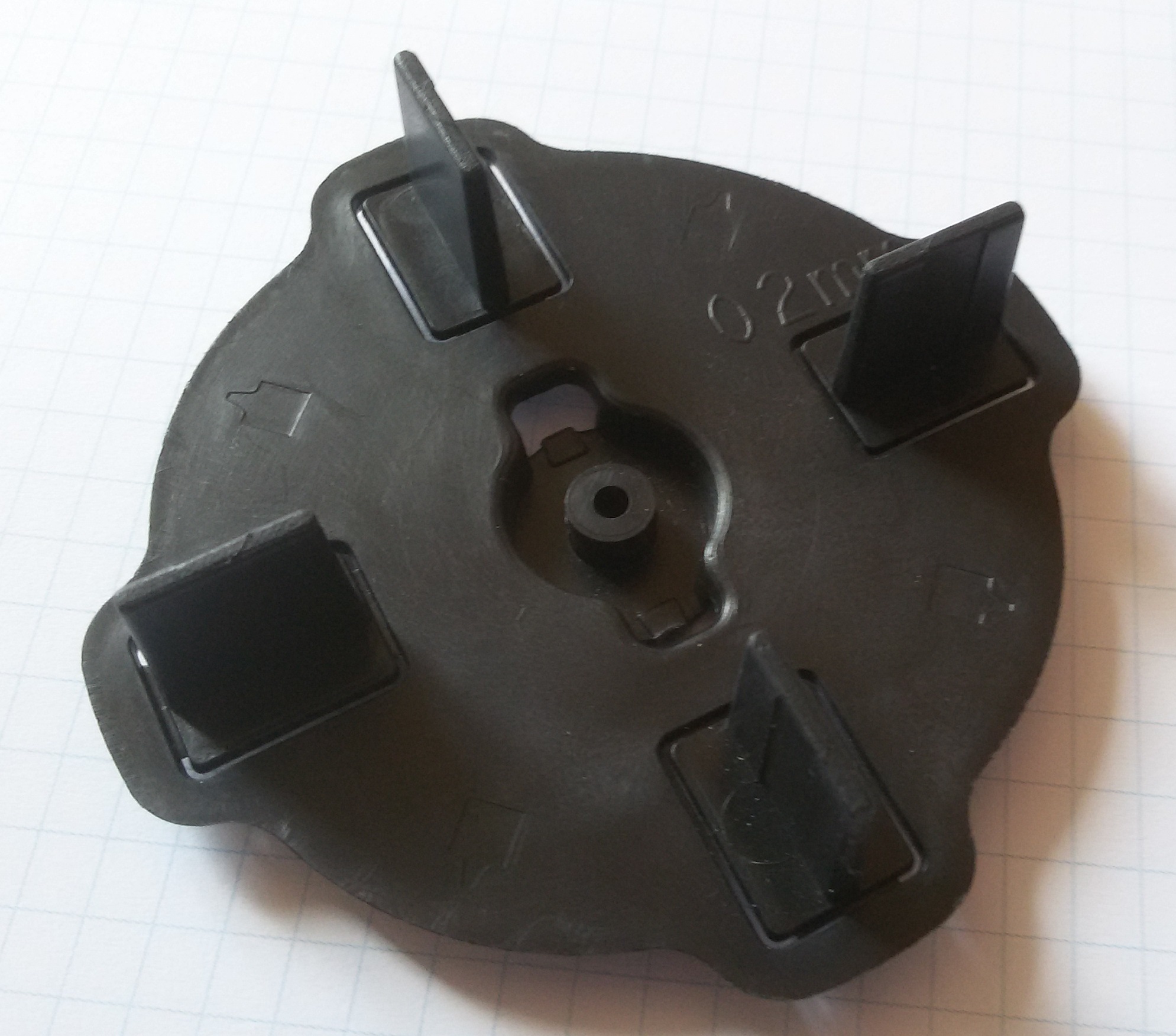 Hlava s distančními trny pro gumové terče pod dlažbu, trn 2,2 mm