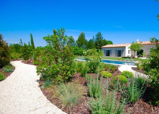 Obrubník plastový zahradní 4,5cm x 120cm, sada 2ks a 8 ks fixačních trnů