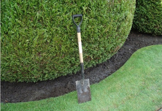 Obrubník plastový zahradní 4,5cm x 120cm, sada 2ks a 8 ks fixačních trnů